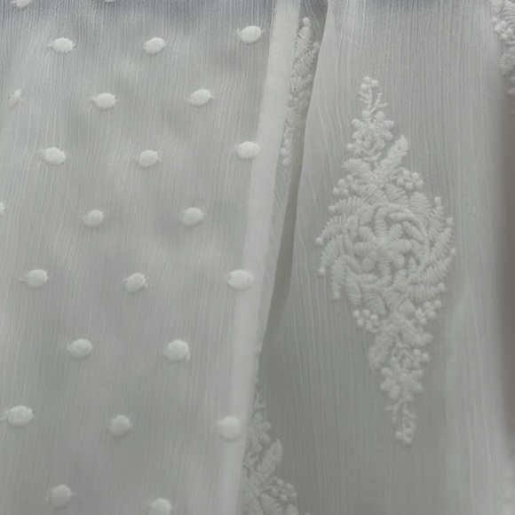 White embroidered blouse - Picture 7 of 8